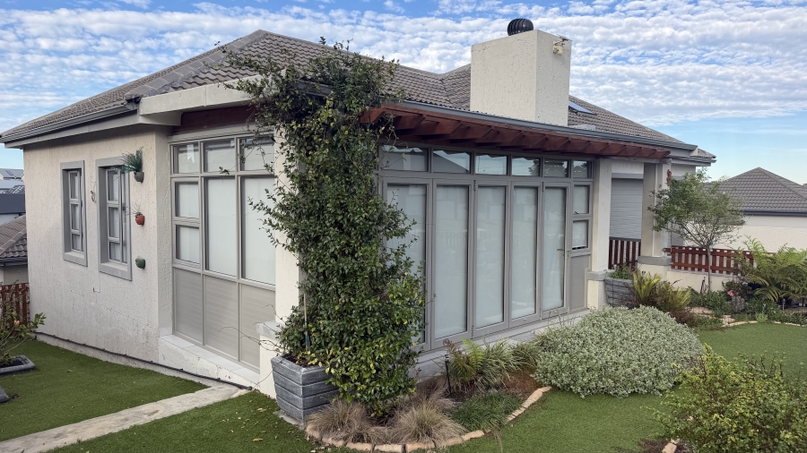 3 Bedroom Property for Sale in Blue Mountain Village Western Cape
